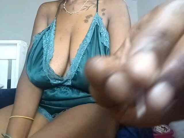 InstaG_TittyMonroe webcam