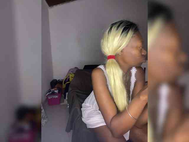 InstaG_TittyMonroe webcam