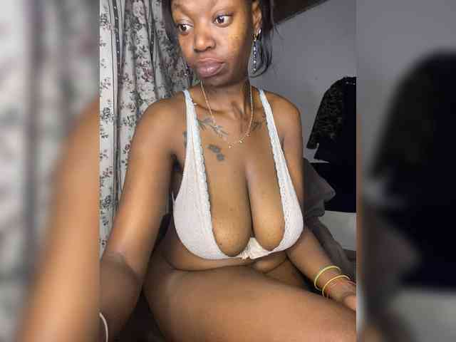 InstaG_TittyMonroe