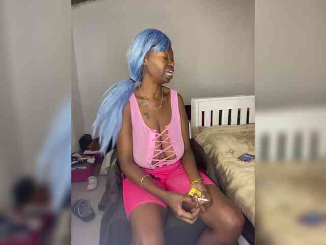 InstaG_TittyMonroe webcam