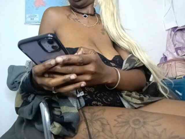 InstaG_TittyMonroe webcam
