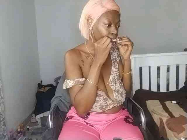 InstaG_TittyMonroe