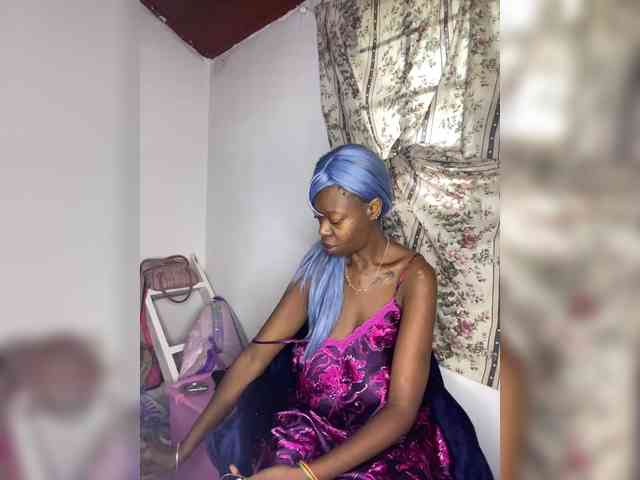 InstaG_TittyMonroe webcam