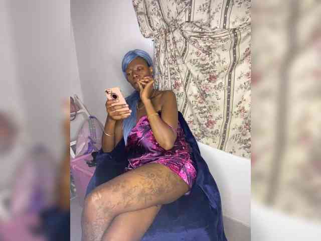 InstaG_TittyMonroe webcam