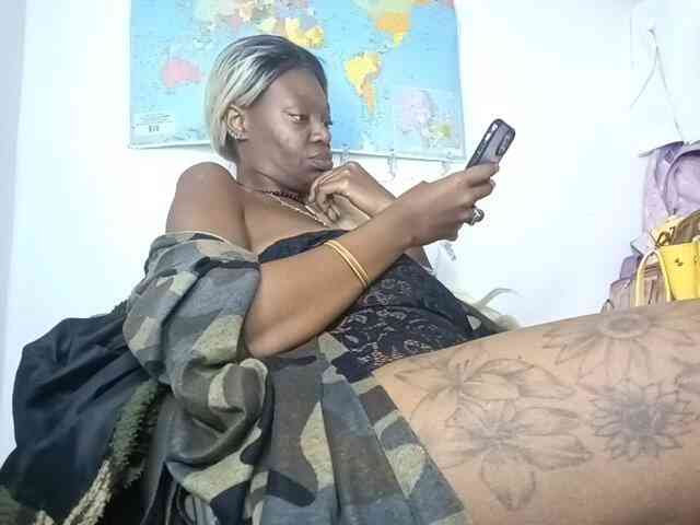 InstaG_TittyMonroe webcam
