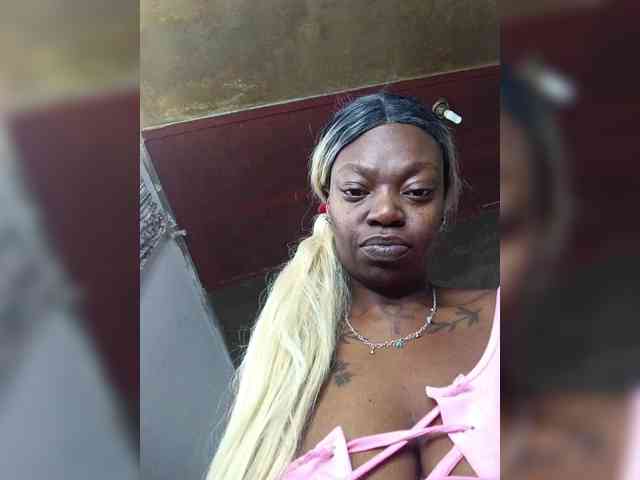 InstaG_TittyMonroe webcam