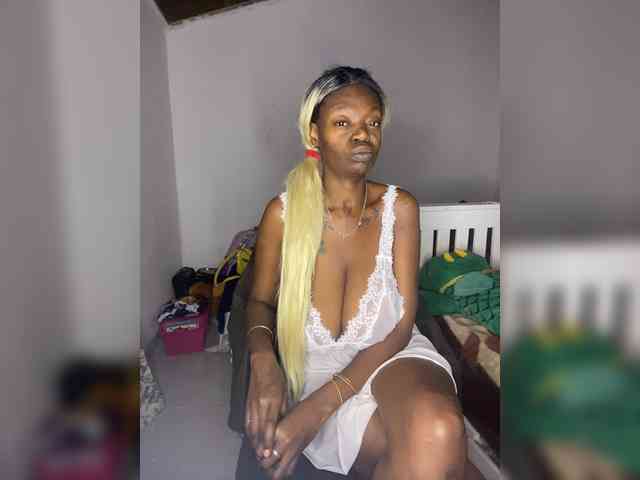 InstaG_TittyMonroe webcam