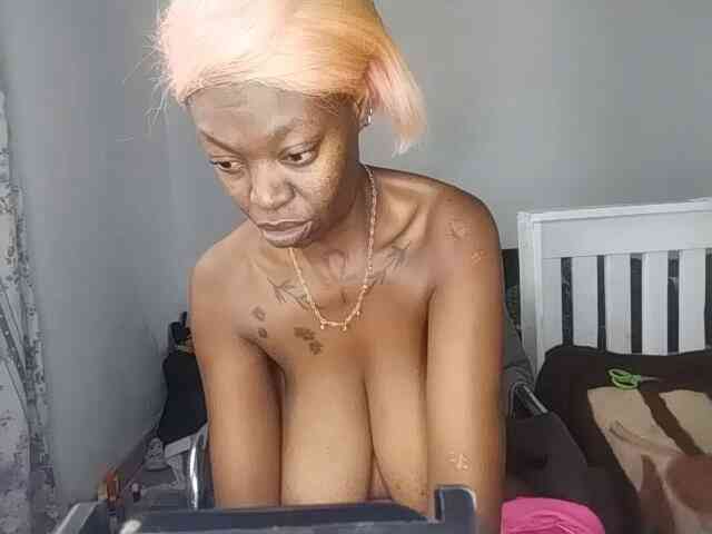InstaG_TittyMonroe webcam