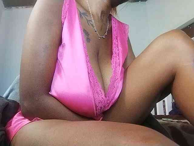 InstaG_TittyMonroe webcam