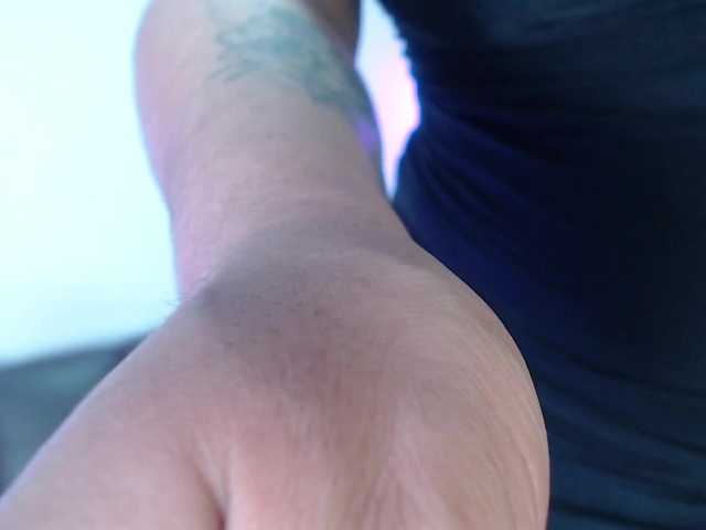 bigboobsrose1 live cam on BongaCams