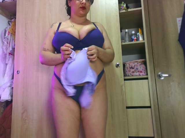 bigboobsrose1 live cam on BongaCams