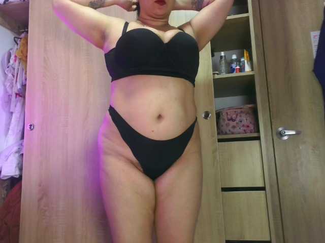 bigboobsrose1 live cam on BongaCams