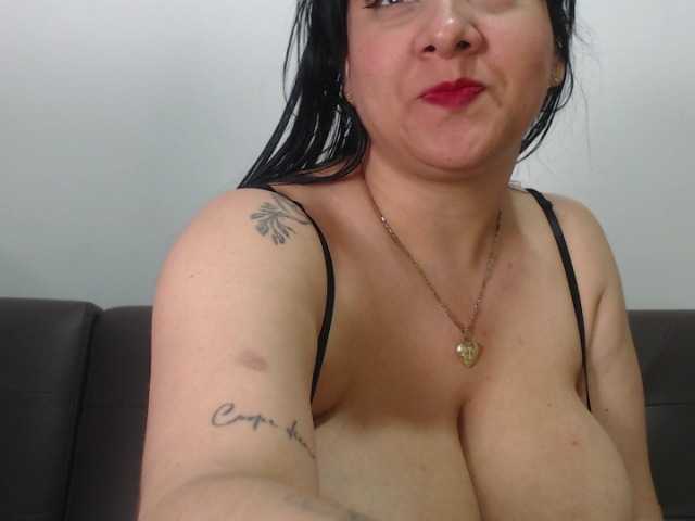 bigboobsrose1 live cam on BongaCams