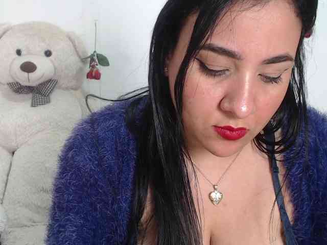 bigboobsrose1 webcam