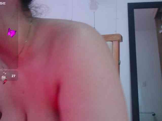bigboobsrose1 webcam