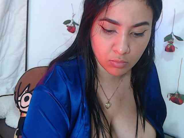 bigboobsrose1 webcam