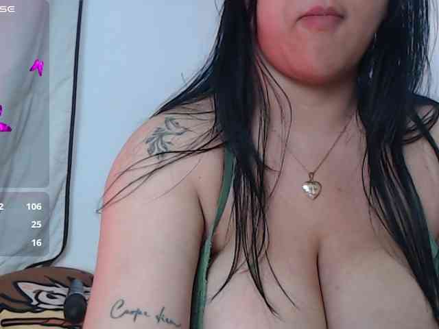 bigboobsrose1 webcam