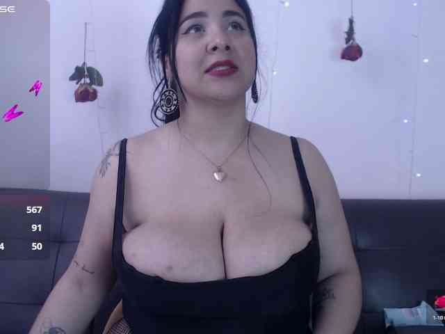 bigboobsrose1 webcam