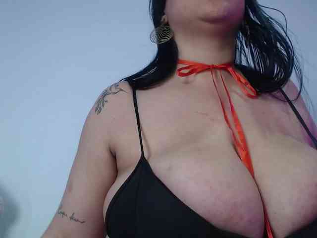 bigboobsrose1 webcam