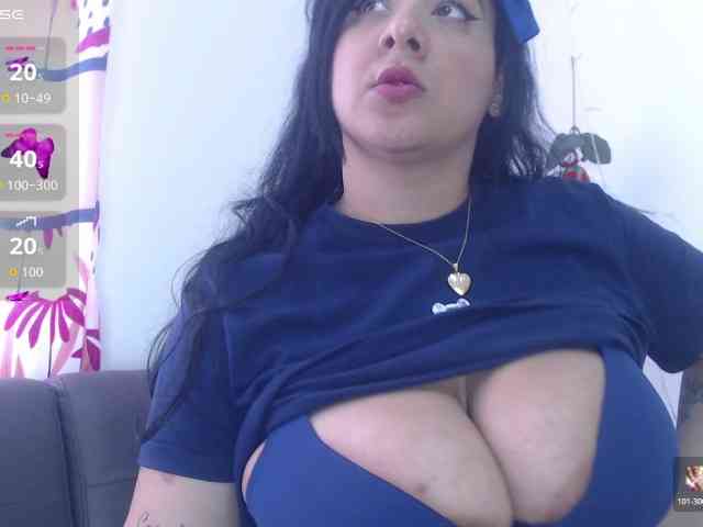 bigboobsrose1 webcam