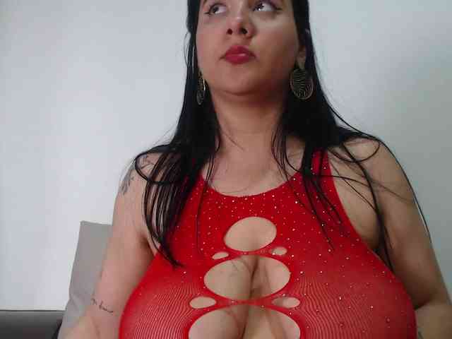 bigboobsrose1 webcam