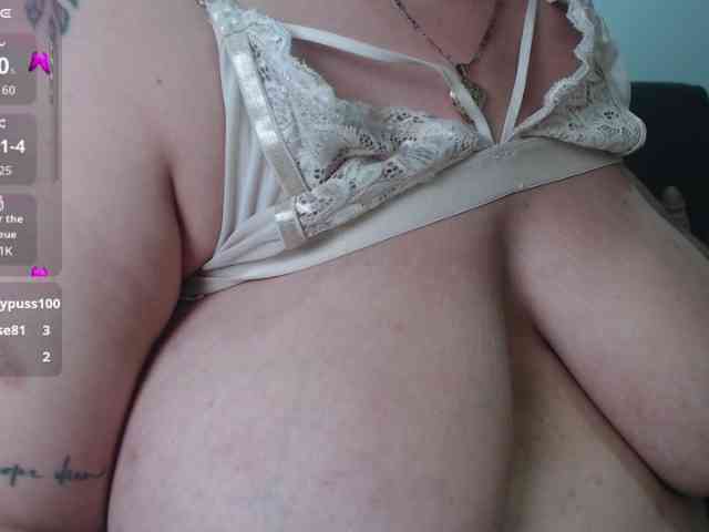 bigboobsrose1 webcam