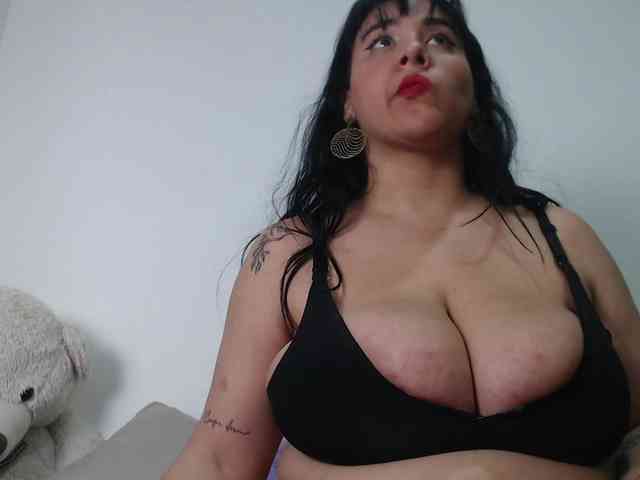 bigboobsrose1 webcam