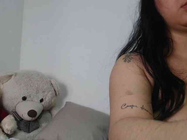 bigboobsrose1 webcam