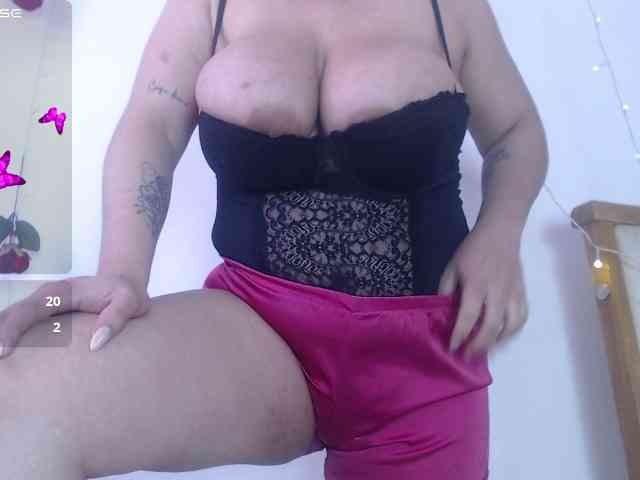 bigboobsrose1 webcam