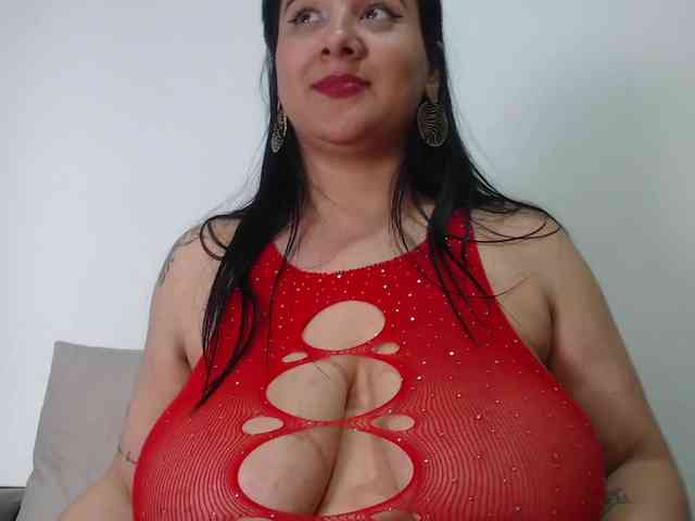 bigboobsrose1 webcam