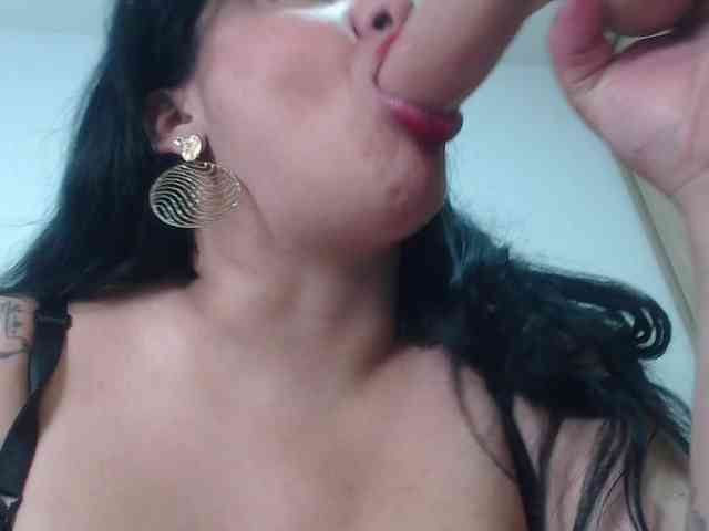bigboobsrose1 webcam
