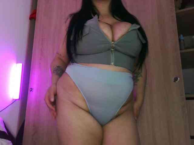 bigboobsrose1 webcam