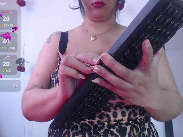 bigboobsrose1 webcam