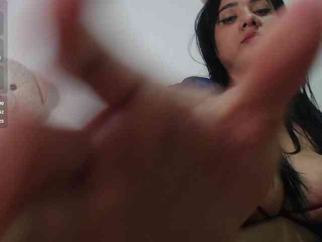 bigboobsrose1 webcam