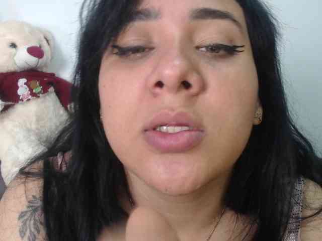 bigboobsrose1 webcam