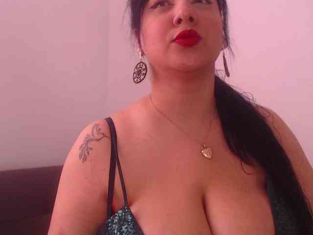 bigboobsrose1 webcam