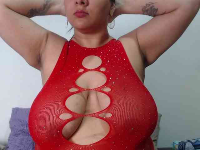 bigboobsrose1 webcam