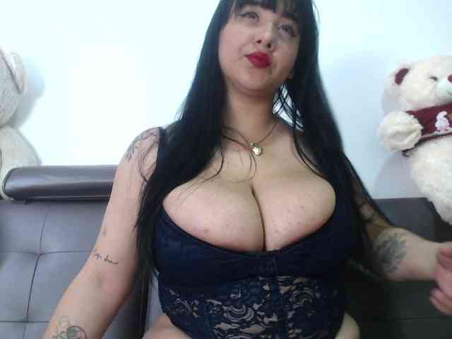 bigboobsrose1 webcam
