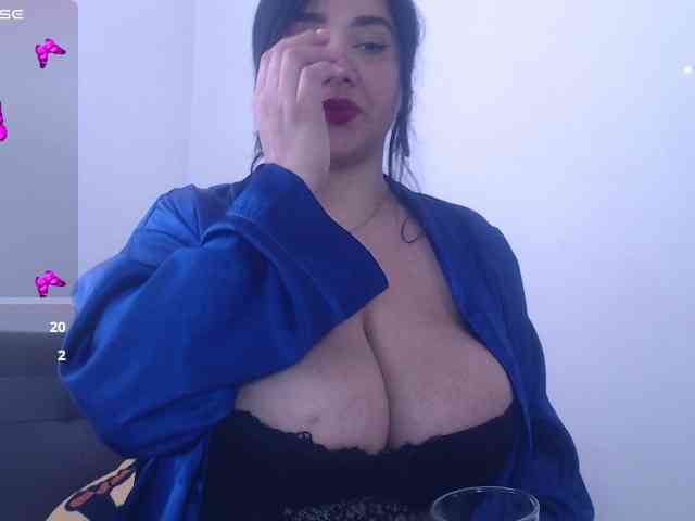 bigboobsrose1 webcam