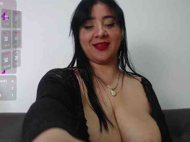bigboobsrose1 webcam