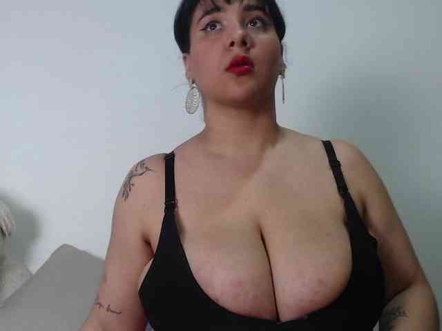 bigboobsrose1 webcam