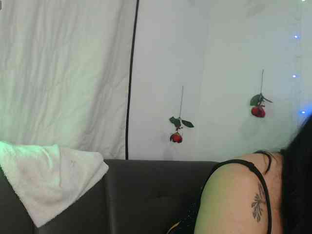 bigboobsrose1 Live Webcam on BongaCams