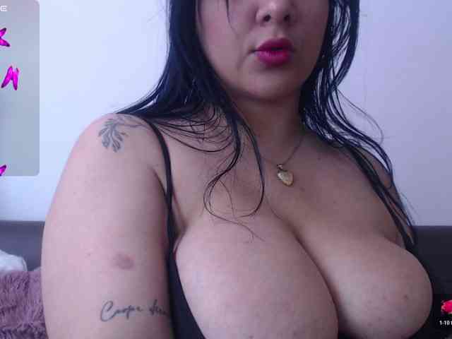 bigboobsrose1 webcam