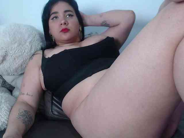 bigboobsrose1 webcam