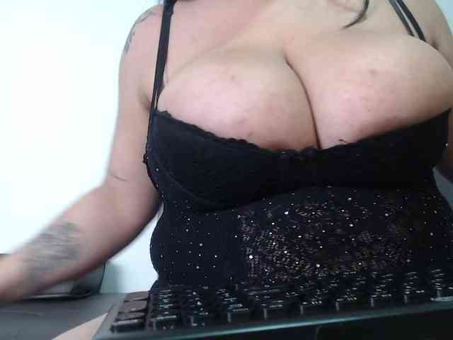bigboobsrose1 bigboobsrose1