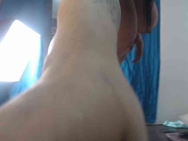bigboobsrose1 webcam