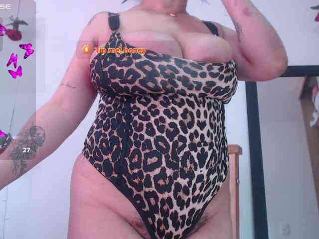 bigboobsrose1 webcam