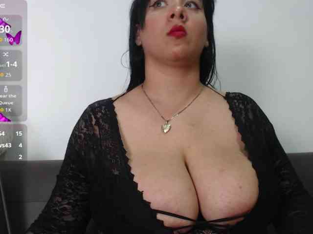 bigboobsrose1 webcam