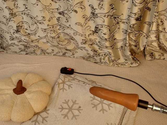 Emma-Donovani live cam on BongaCams