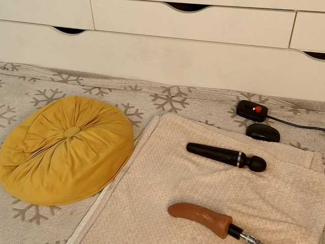 Emma-Donovani live cam on BongaCams
